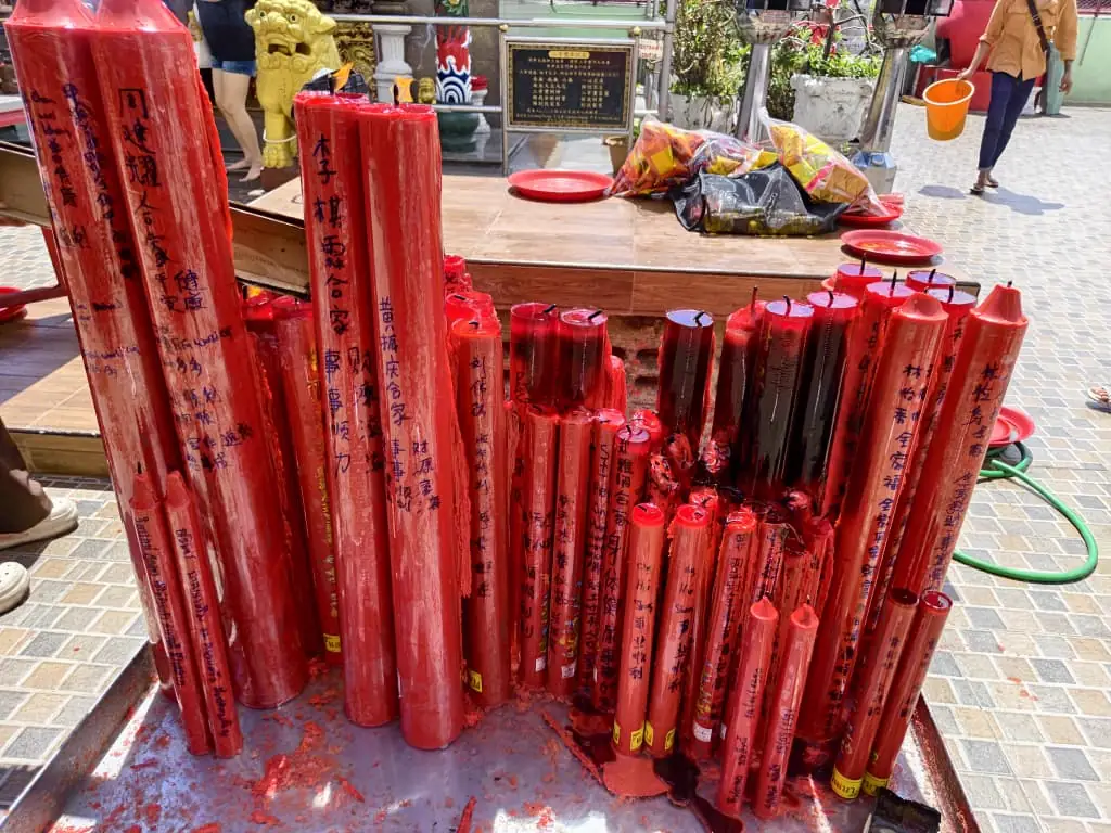 庙中供奉
